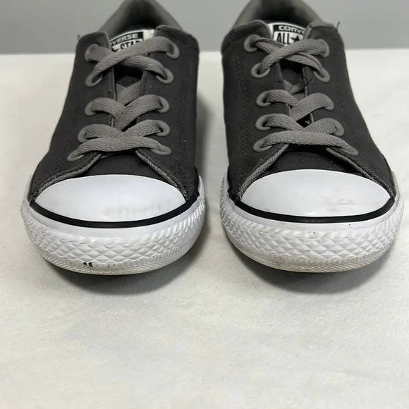 Converse || Junior Chuck Taylor All Star Classic Sneakers in Gray size 3. - Picture 5 of 9